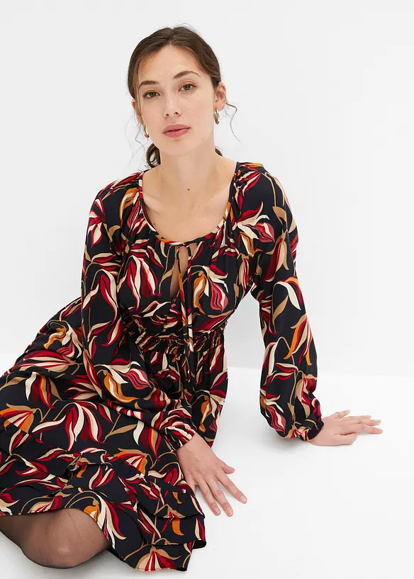 Robe en viscose tissée à ceinture smockée, longueur genou, bonprix
