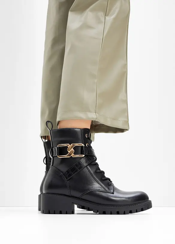 Boots à lacets et boucle, bonprix