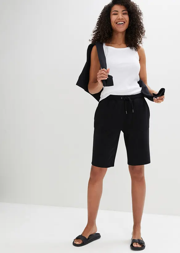 Short sweat avec poches, bonprix