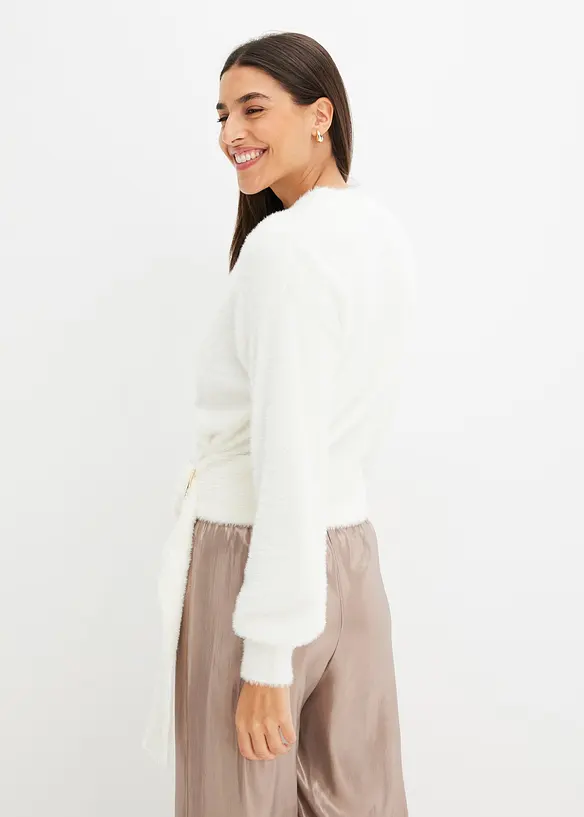 Pull cache-cœur avec accessoire, bonprix