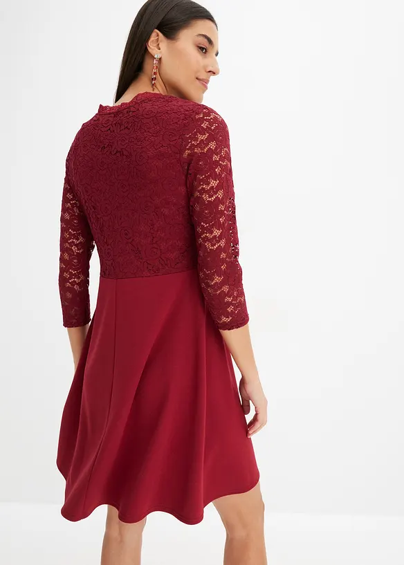 Robe &agrave; dentelle, bonprix