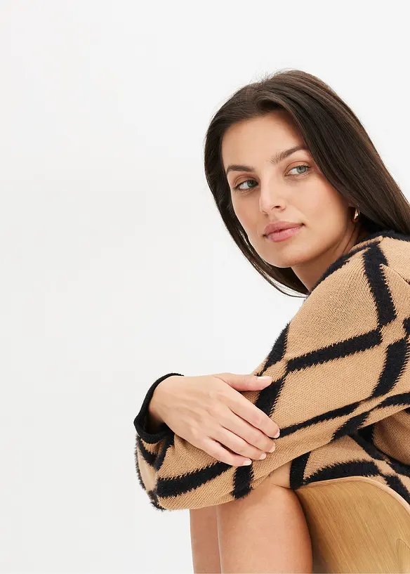 Robe en maille poilue avec motif en losange, bonprix