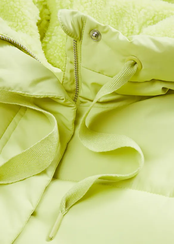 Doudoune avec capuche doublée sherpa, bonprix