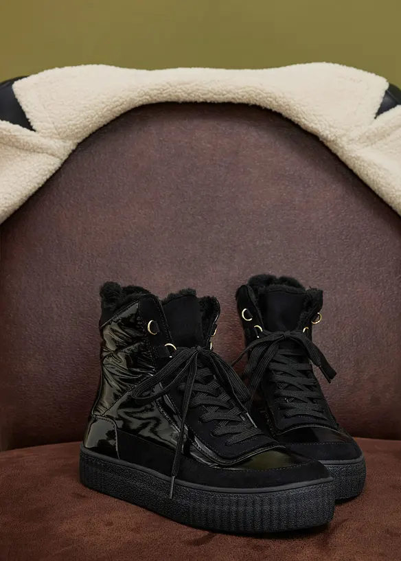 Boots fourrées à lacets, bonprix