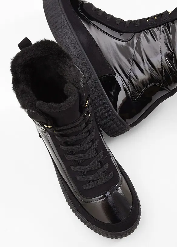 Boots fourrées à lacets, bonprix