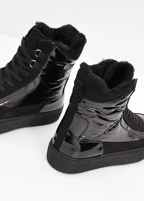 Boots fourrées à lacets, bonprix