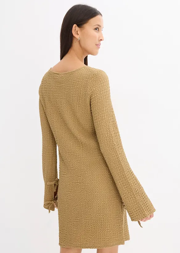 Robe courte en cr&ecirc;pe textur&eacute;, bonprix