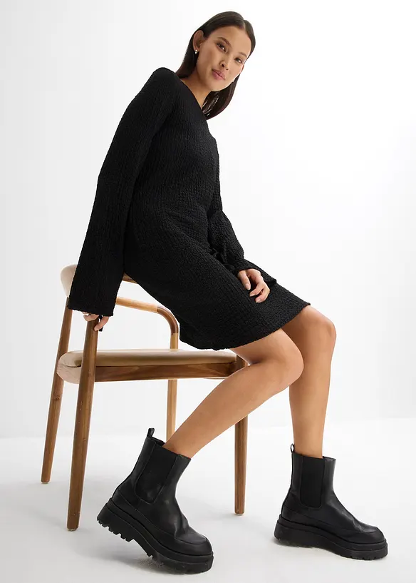 Robe courte en crêpe texturé, bonprix