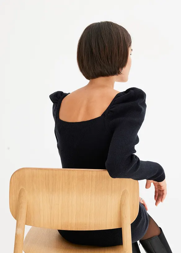 Robe en maille &agrave; d&eacute;collet&eacute; carr&eacute;, bonprix