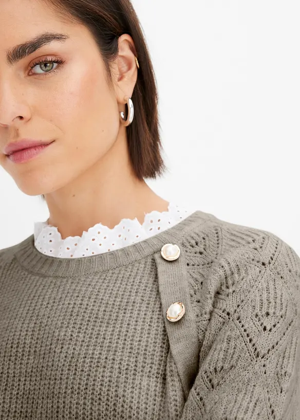 Robe en maille rehauss&eacute;e de boutons d&eacute;coratifs, bonprix