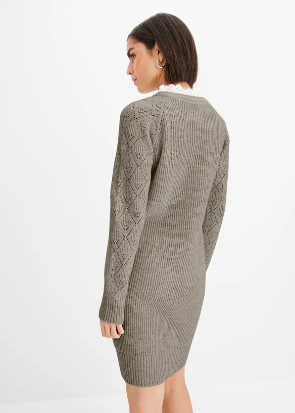 Robe en maille rehauss&eacute;e de boutons d&eacute;coratifs, bonprix