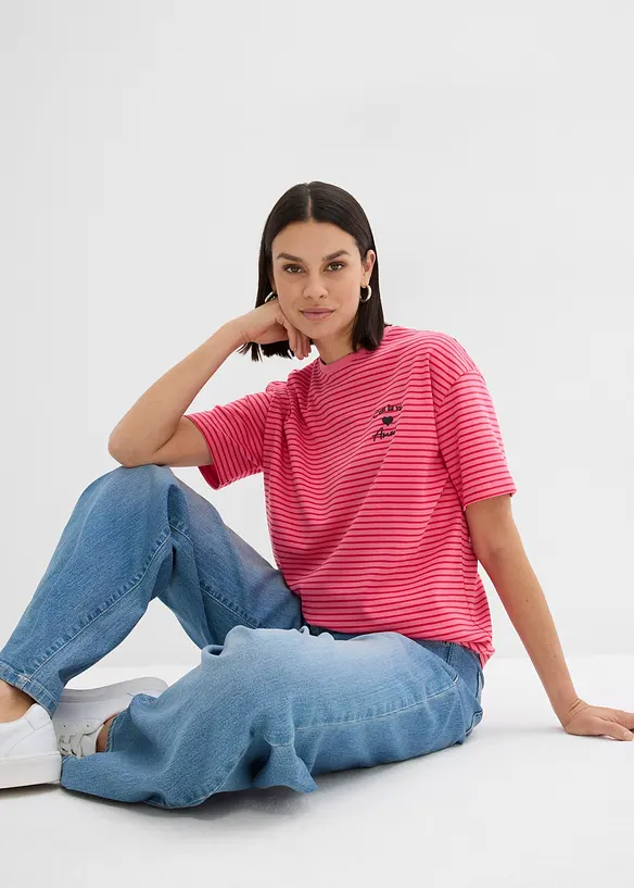 T-shirt ray&eacute; avec broderie, bonprix