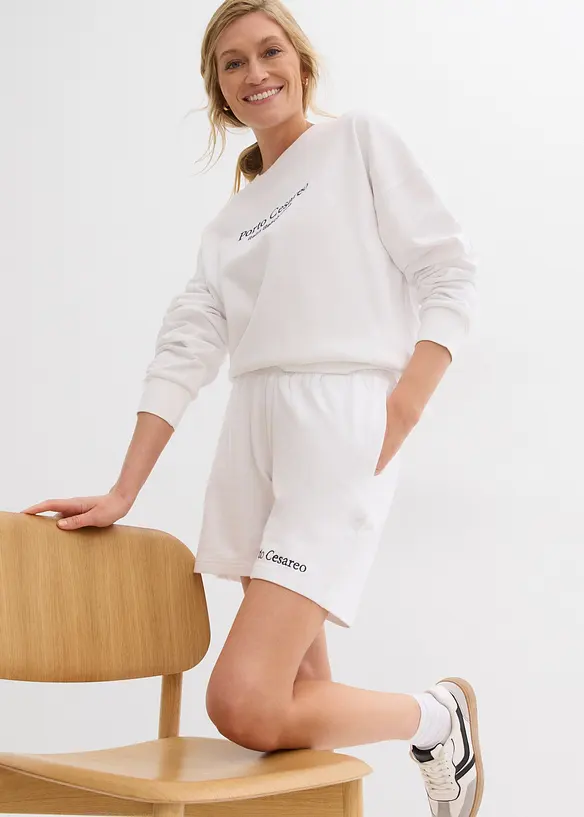 Short en molleton avec broderie, bonprix