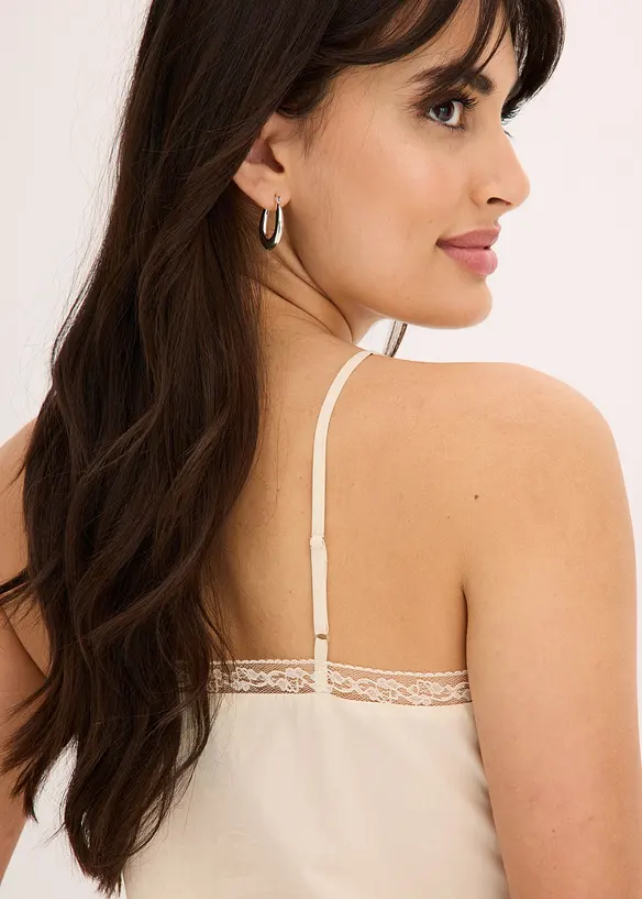 Top avec broderies anglaises 100% coton, bonprix