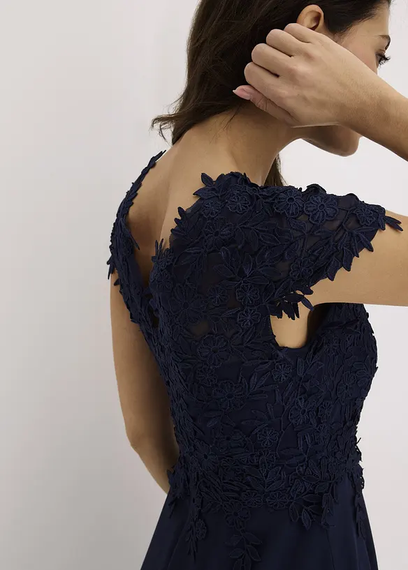 Robe midi en tulle délicat avec dentelle, bonprix