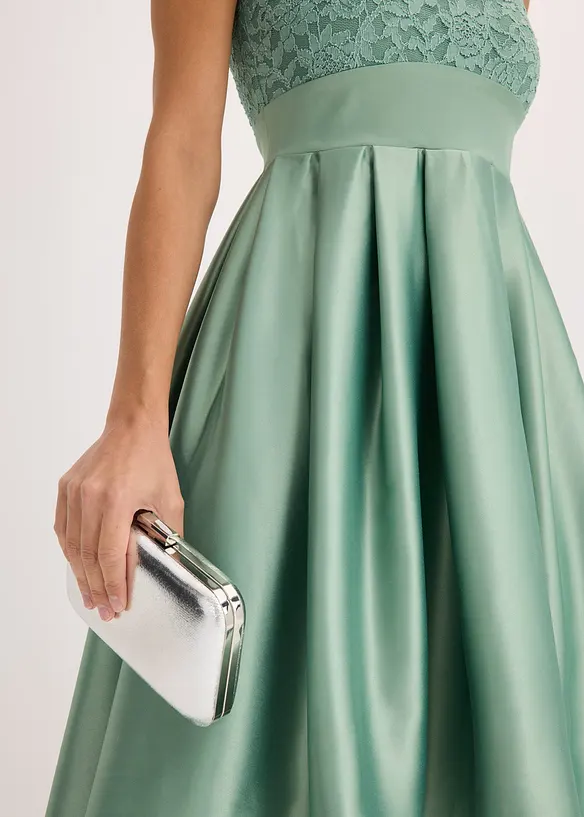 Robe courte devant, longue derrière en satin brillant avec dentelle, bonprix