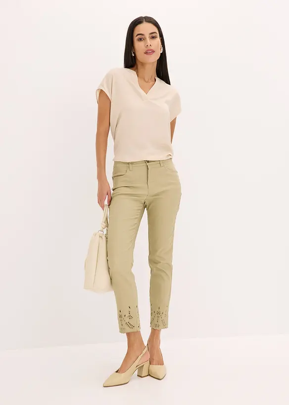 Pantalon extensible à broderies anglaises, bonprix
