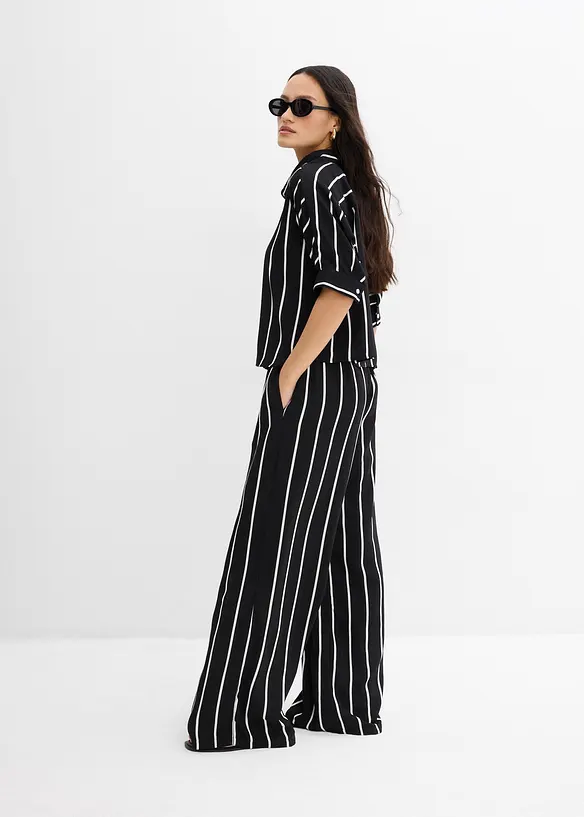 Chemisier manches courtes en crêpe texturé, bonprix