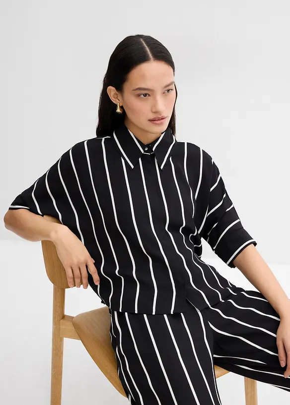 Chemisier manches courtes en crêpe texturé, bonprix