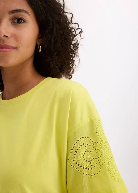 T-shirt avec broderies anglaises, bonprix