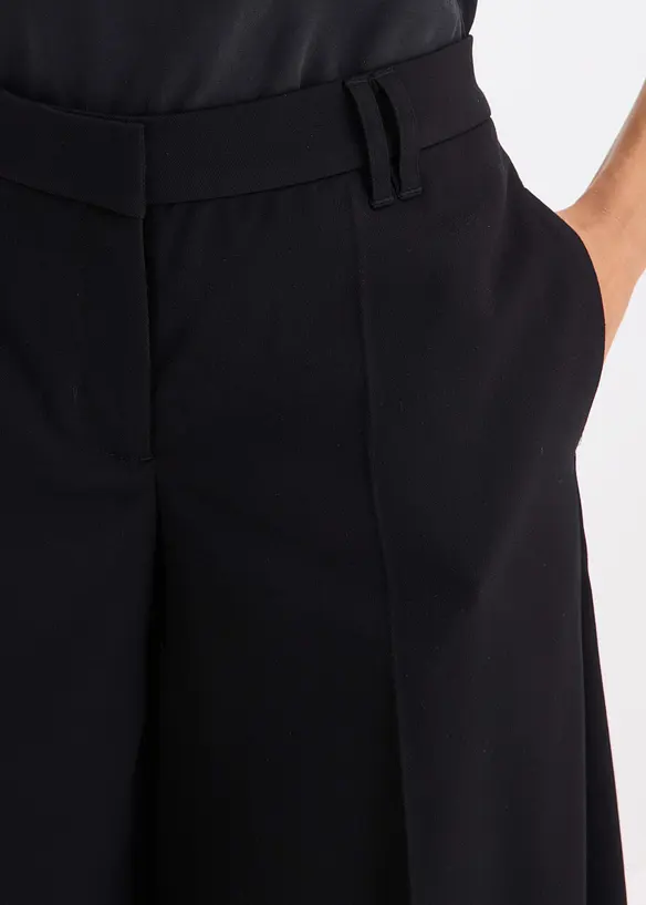 Short cintré, bonprix