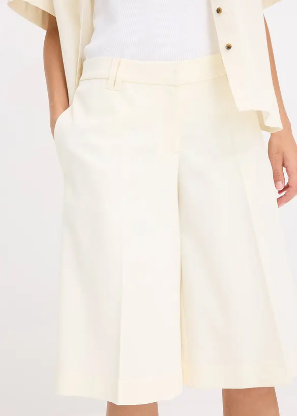 Short cintré, bonprix