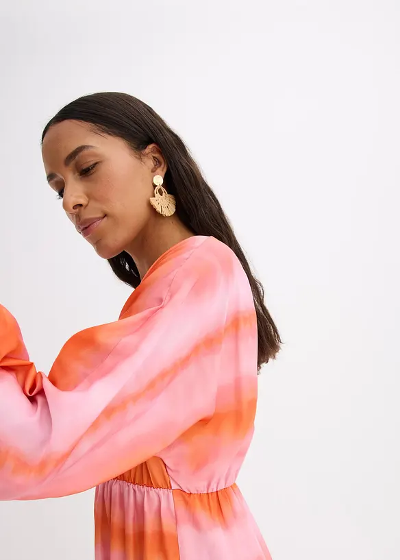 Robe midi en satin avec imprimé batik, bonprix