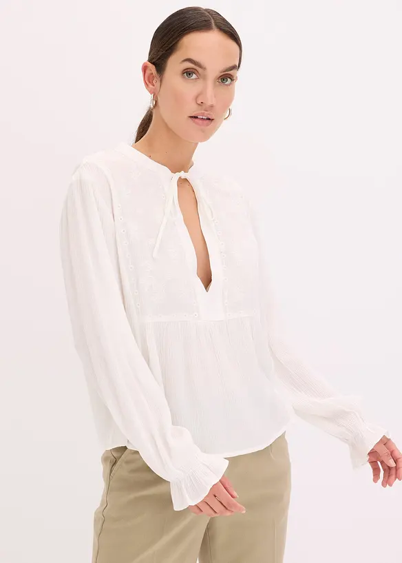 Blouse avec broderies anglaises, bonprix