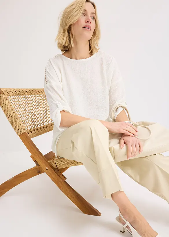 Blouse texturée avec bande de dentelle, bonprix