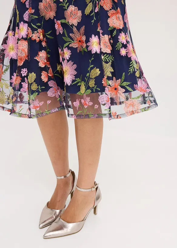 Robe midi avec broderies florales, bonprix