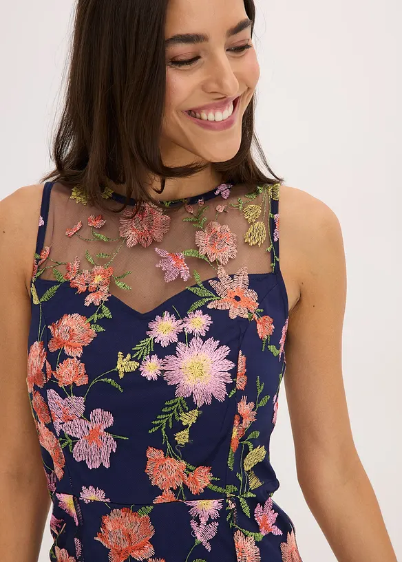 Robe midi avec broderies florales, bonprix