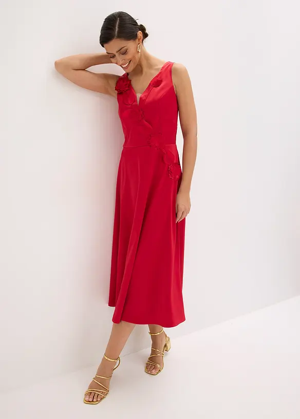 Robe midi en satin brillant avec fleurs appliquées, bonprix