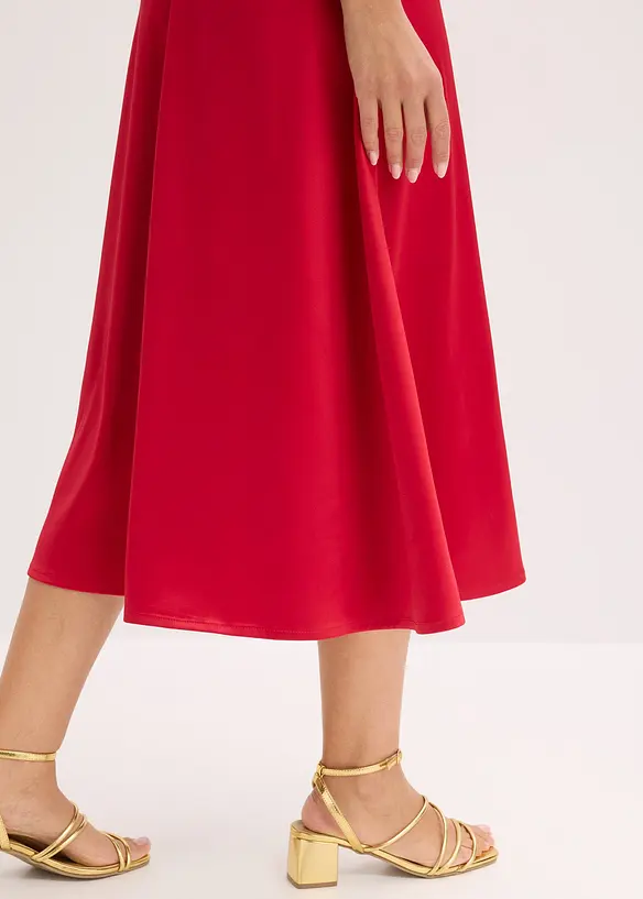 Robe midi en satin brillant avec fleurs appliquées, bonprix