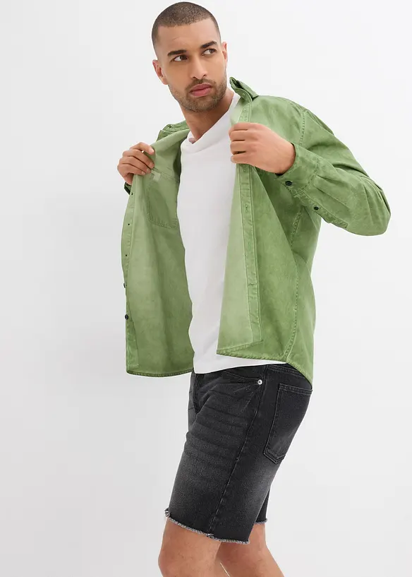 Bermuda en jean extensible &agrave; finitions effiloch&eacute;es, loose, bonprix