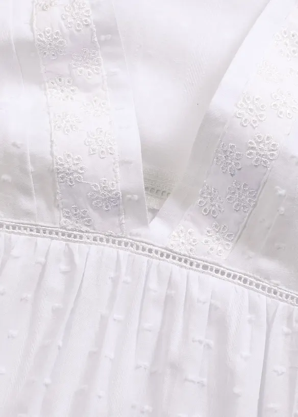 Chemise de nuit l&eacute;g&egrave;re et oversize en tissu textur&eacute;, bonprix