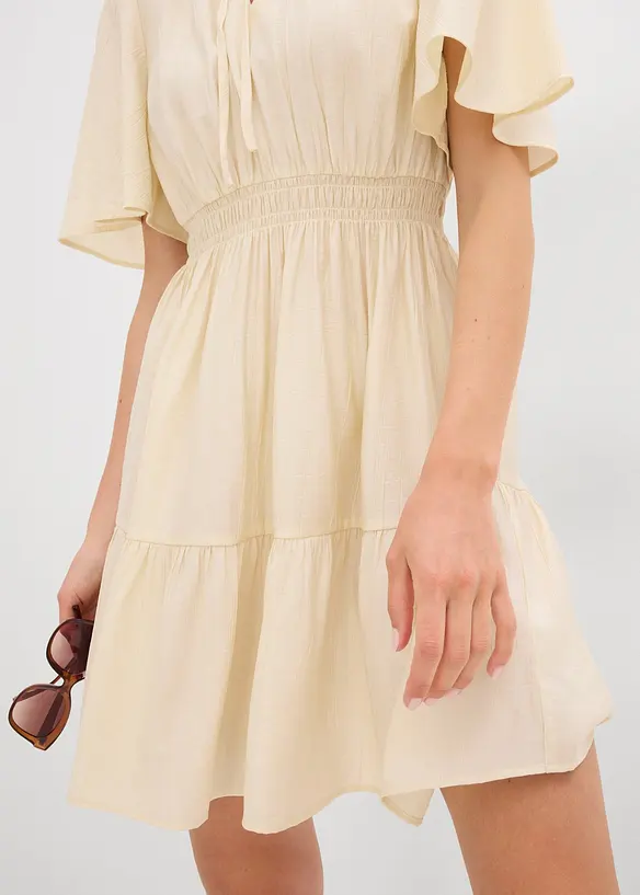 Robe courte et fluide en viscose mélangée, bonprix