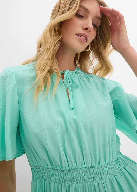 Robe courte et fluide en viscose mélangée, bonprix