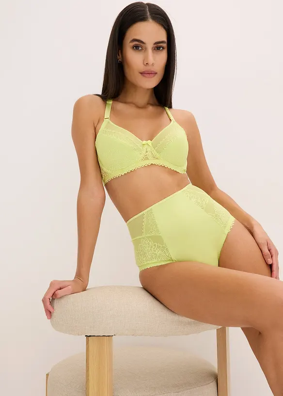 Slip taille haute avec une belle dentelle, bonprix