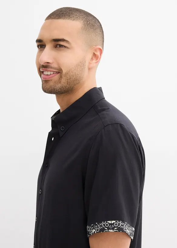 Chemise manches courtes en viscose, slim, bonprix
