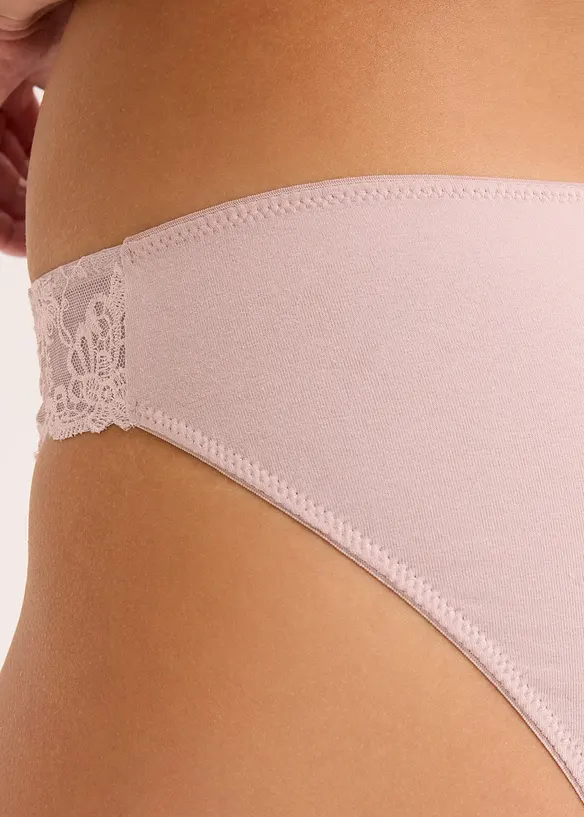 Lot de 4 slips avec dentelle, bonprix