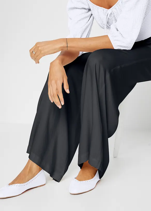 Pantalon fluide en viscose légèrement brillante, bonprix