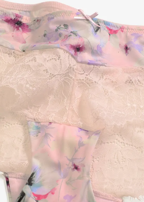 Shorty avec un bel imprim&eacute; brillant, bonprix