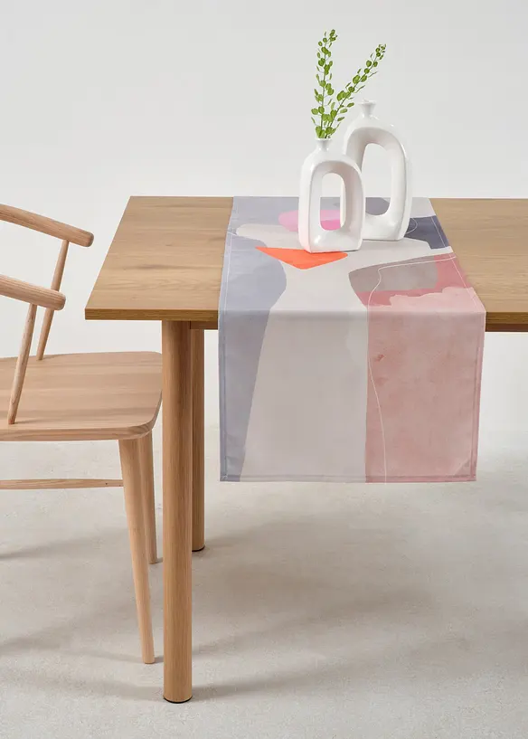 Chemin de table déperlant à imprimé graphique, bonprix