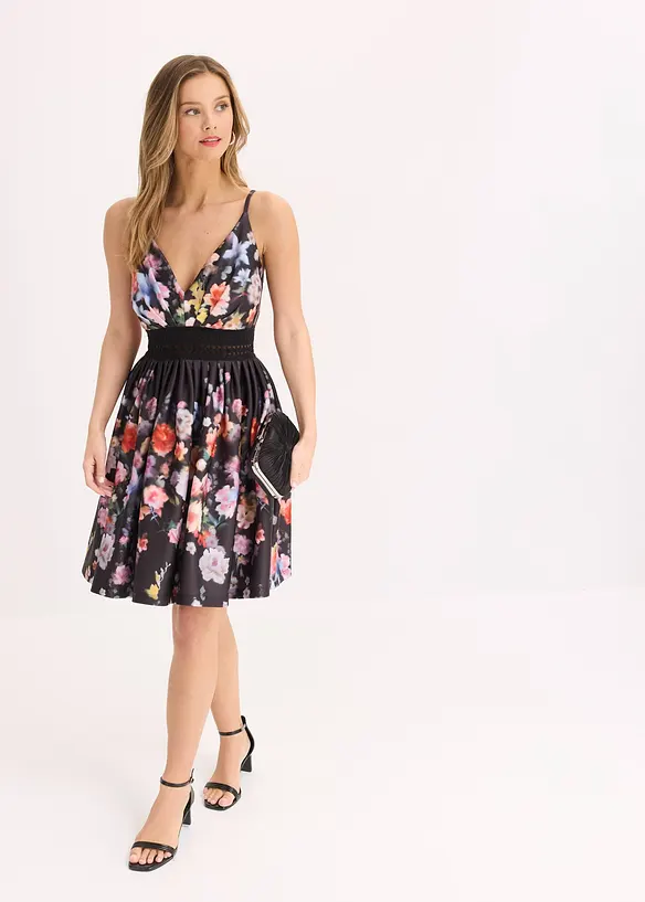 Robe courte à empiècement au crochet, bonprix