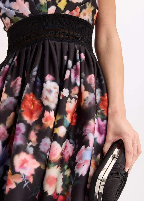 Robe courte à empiècement au crochet, bonprix