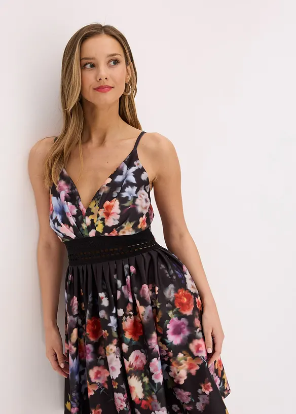 Robe courte à empiècement au crochet, bonprix