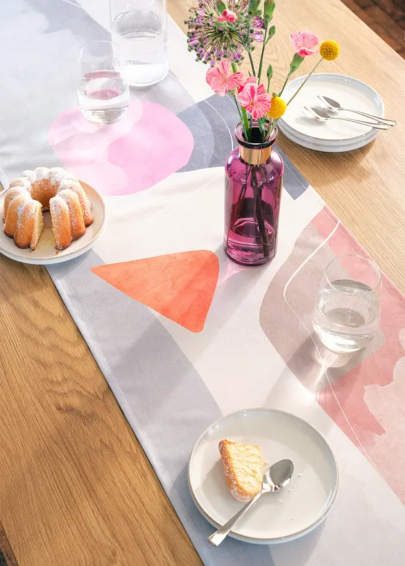 Chemin de table déperlant à imprimé graphique, bonprix