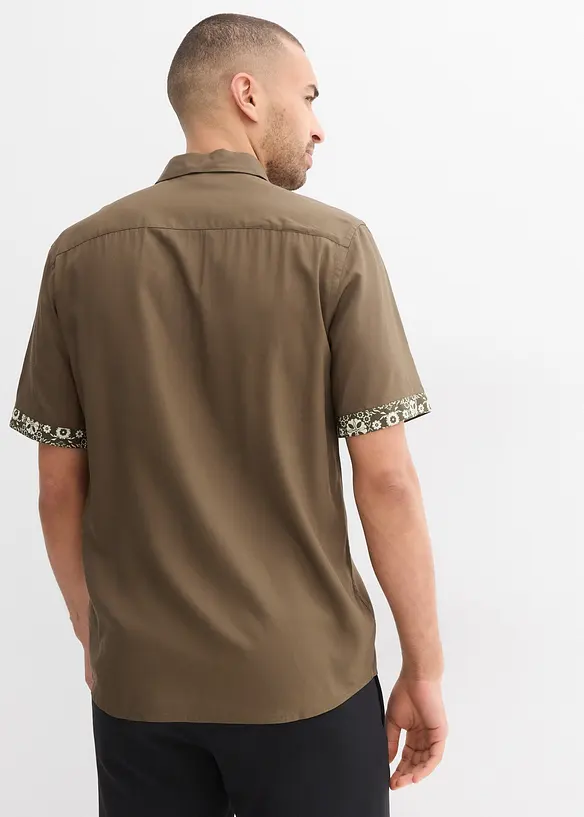 Chemise manches courtes en viscose, slim, bonprix