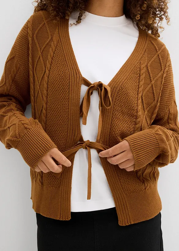 Gilet en maille à nouettes, bonprix