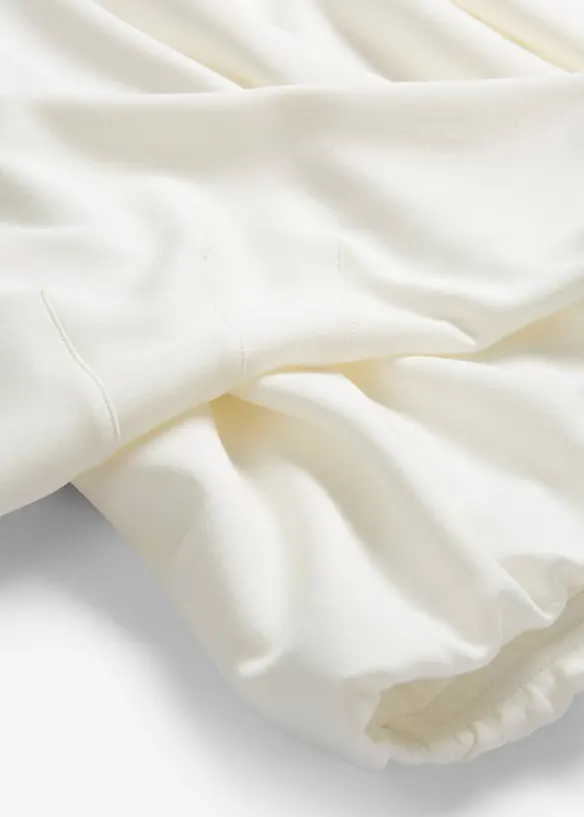 Sweat à capuche légèrement brillant en viscose mélangée, bonprix